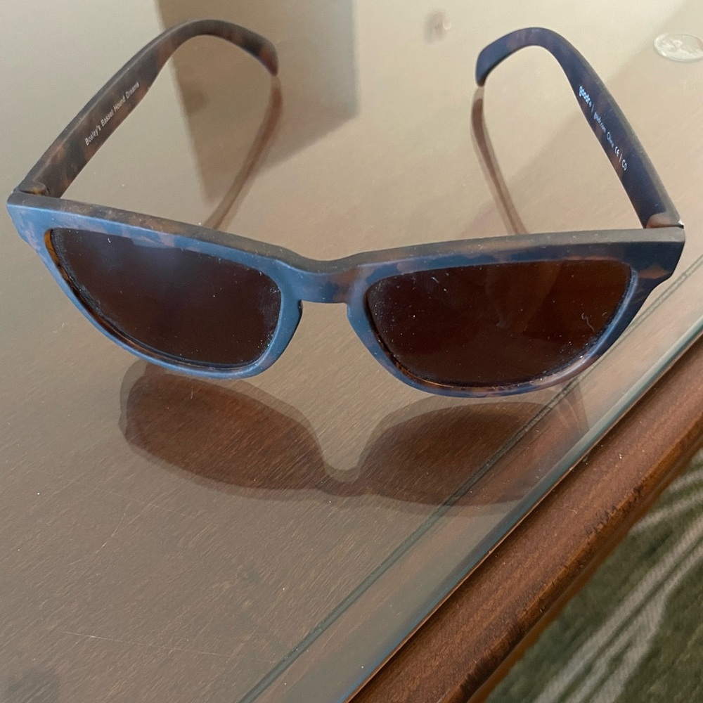 Goodr Bosley’s Bassett hound dreams sunglasses